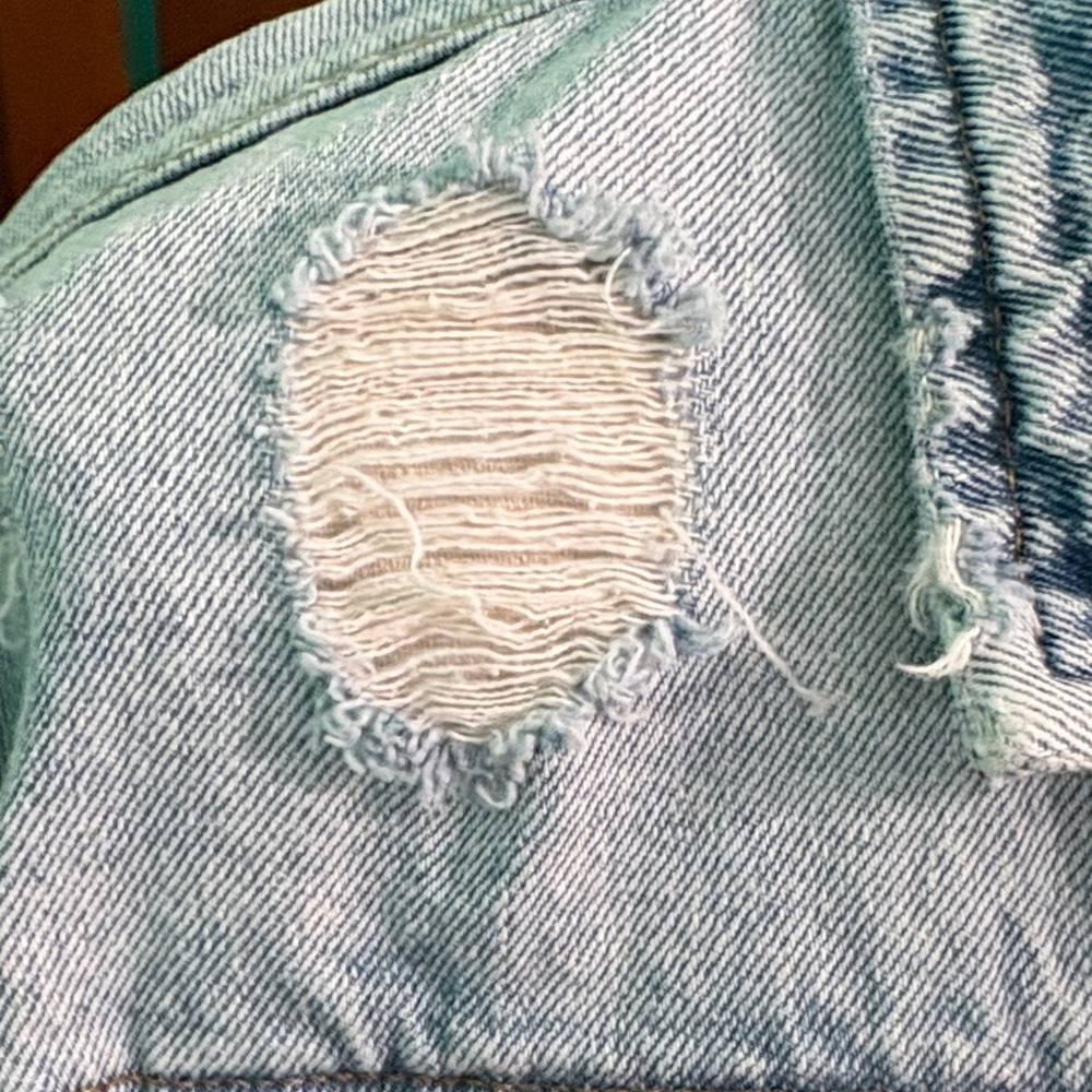 Malibleu Jeans Classic Light Blue Distressed Jean Jacket - Picture 8 of 16